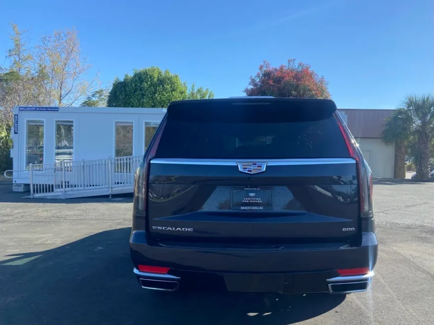 2023 Cadillac Escalade Premium Luxury photo 1
