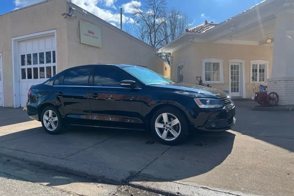 2012 Volkswagen Jetta TDI photo 1