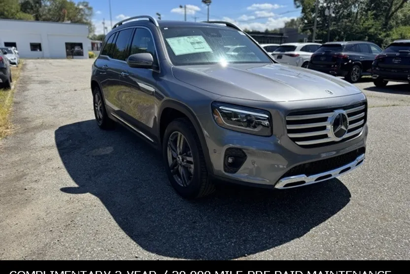 2026 Mercedes Benz GLB 250 4MATIC photo 1