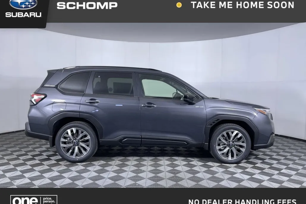 2025 Subaru Forester Touring photo 1