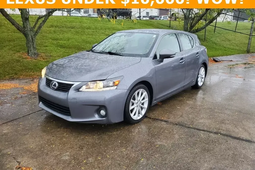 2013 Lexus CT 200h photo 1