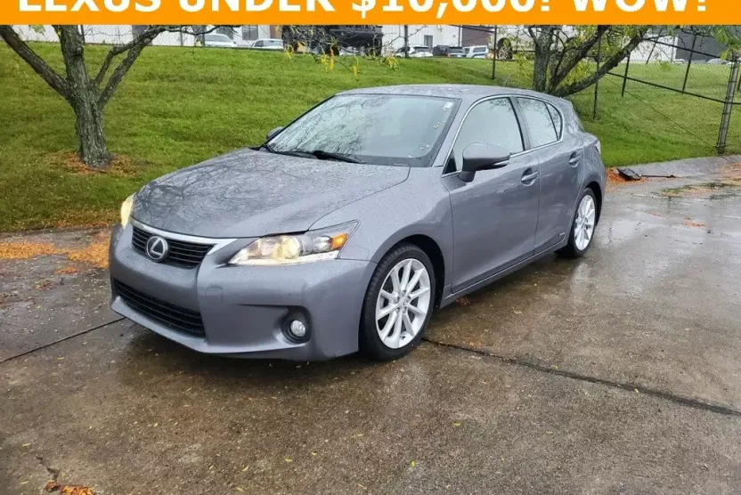 2013 Lexus CT 200h photo 1