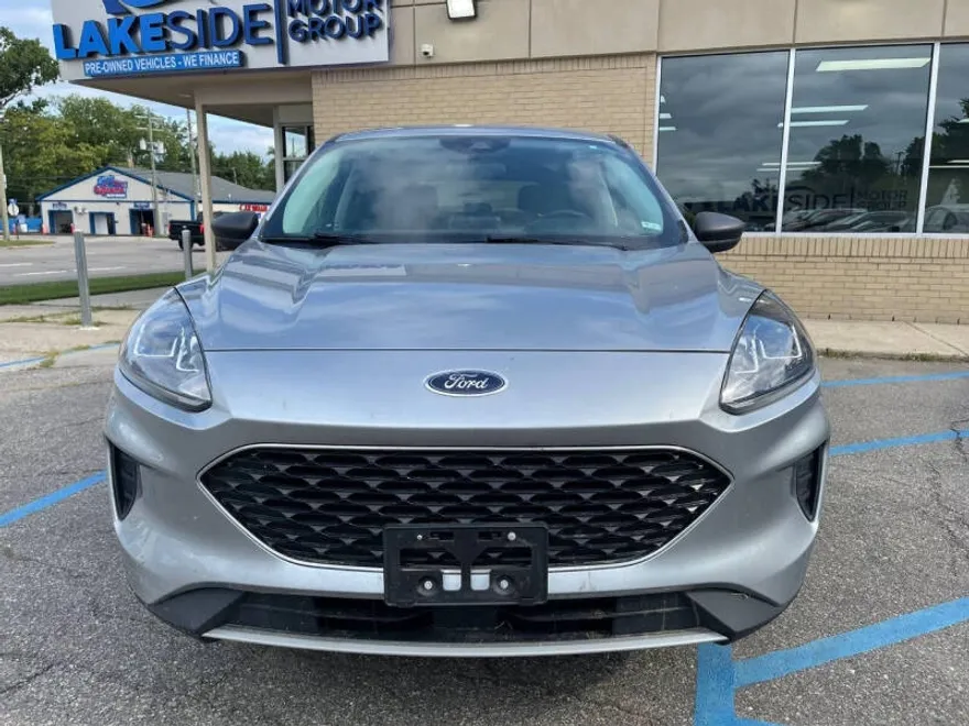 2022 Ford Escape SE photo 1