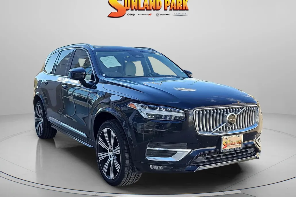 2023 Volvo XC90 Ultimate photo 1