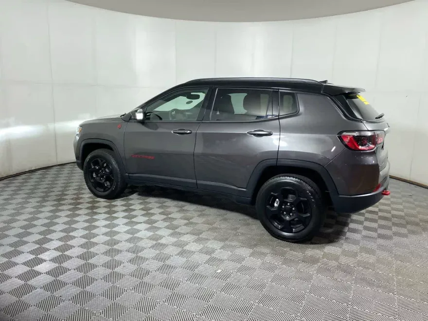 2024 Jeep Compass Trailhawk photo 1