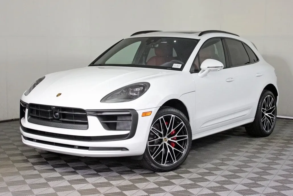 2025 Porsche Macan S photo 1