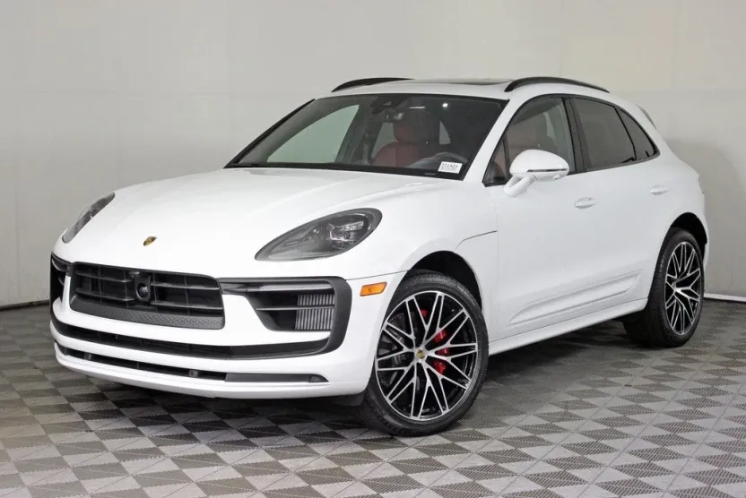 2025 Porsche Macan S photo 1