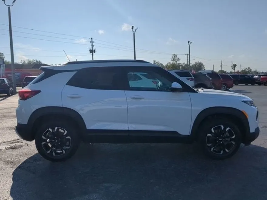2023 Chevrolet Trailblazer LT photo 1