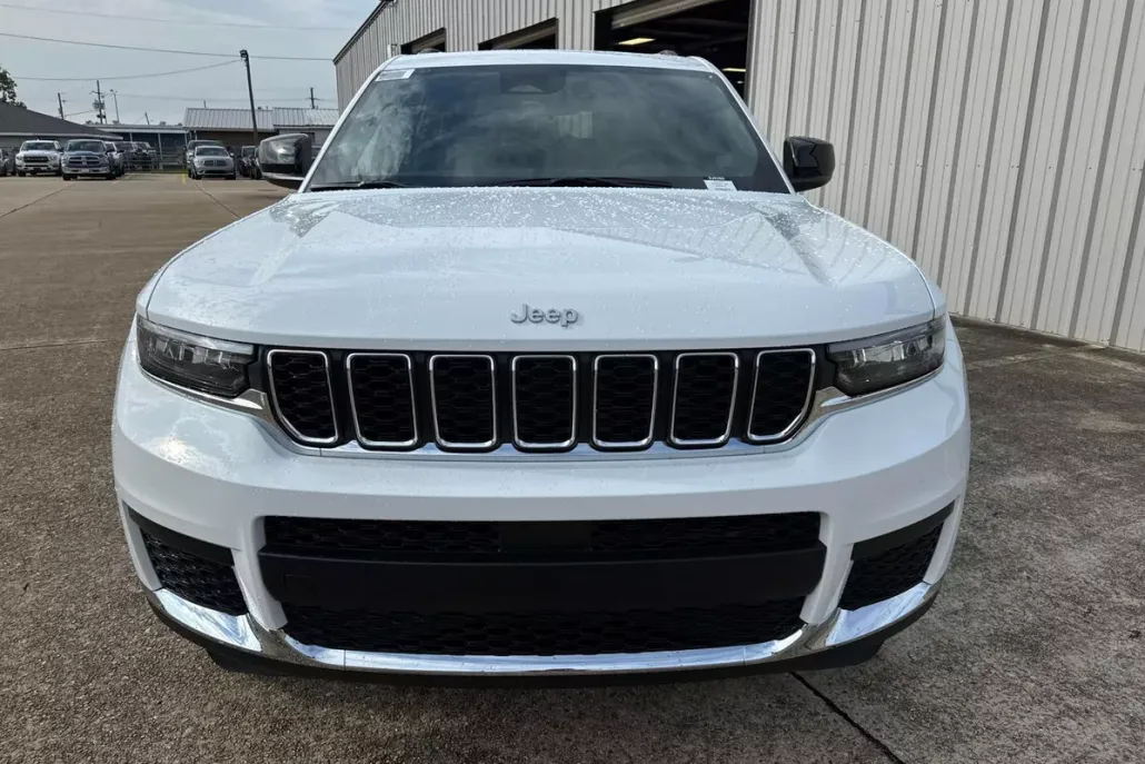 2025 Jeep Grand Cherokee Laredo X photo 1