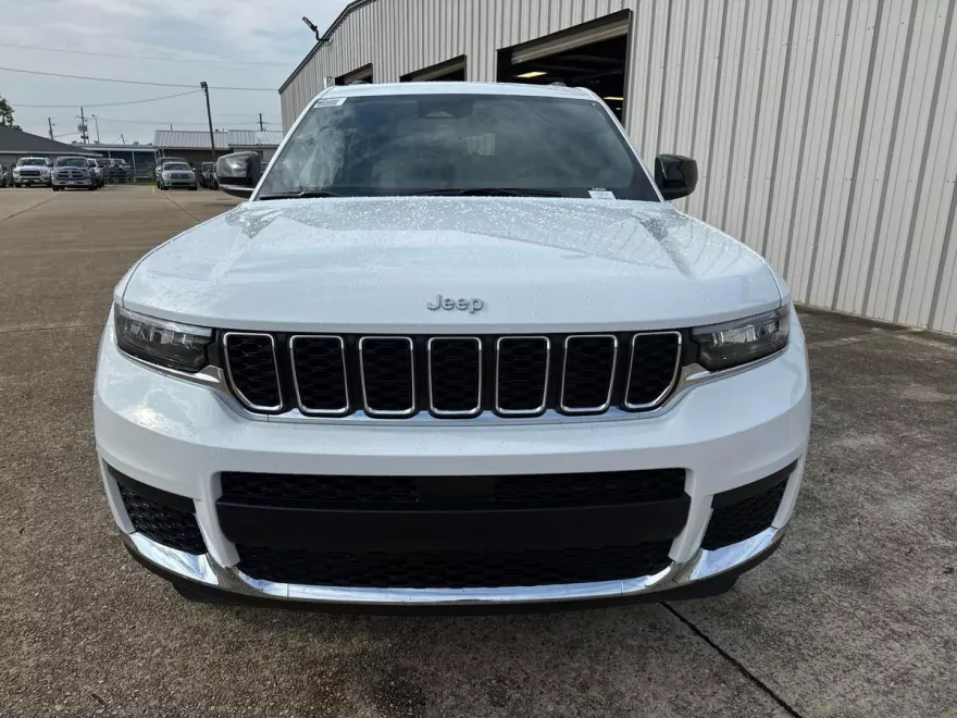 2025 Jeep Grand Cherokee Laredo X photo 1