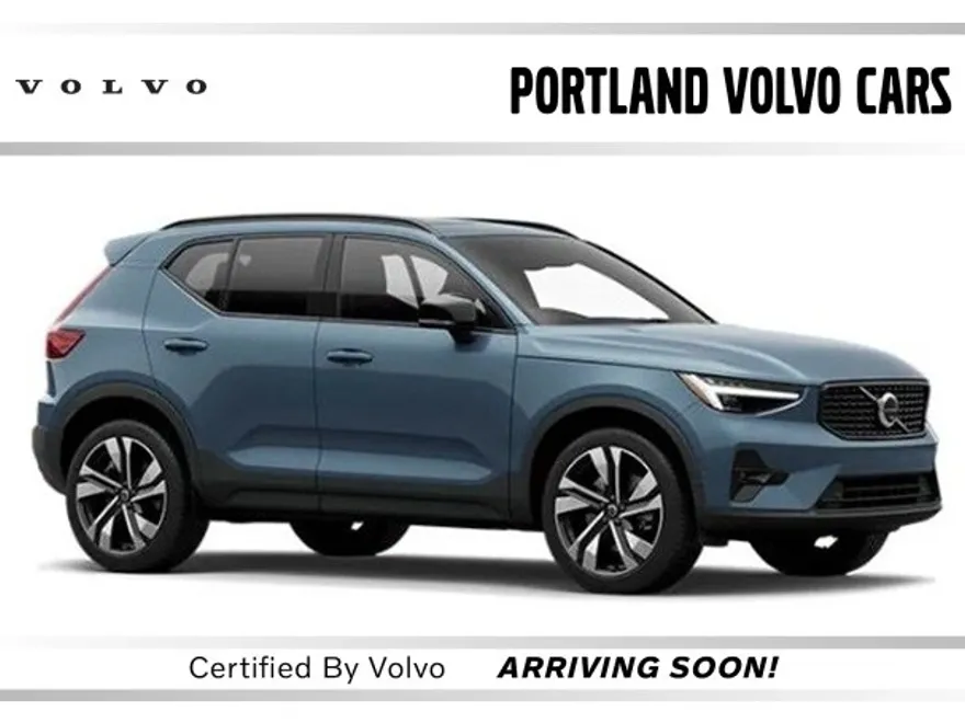 2025 Volvo XC40 Core photo 1