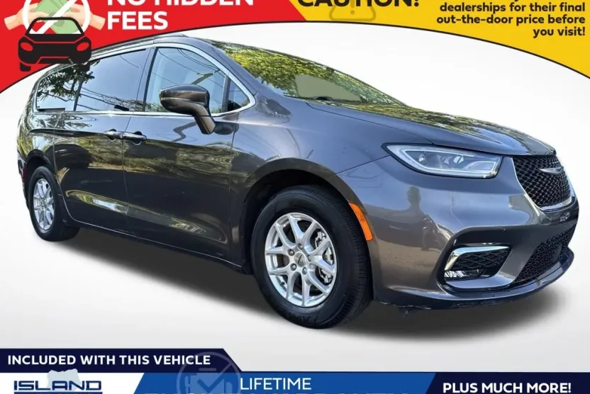 2021 Chrysler Pacifica Touring L photo 1