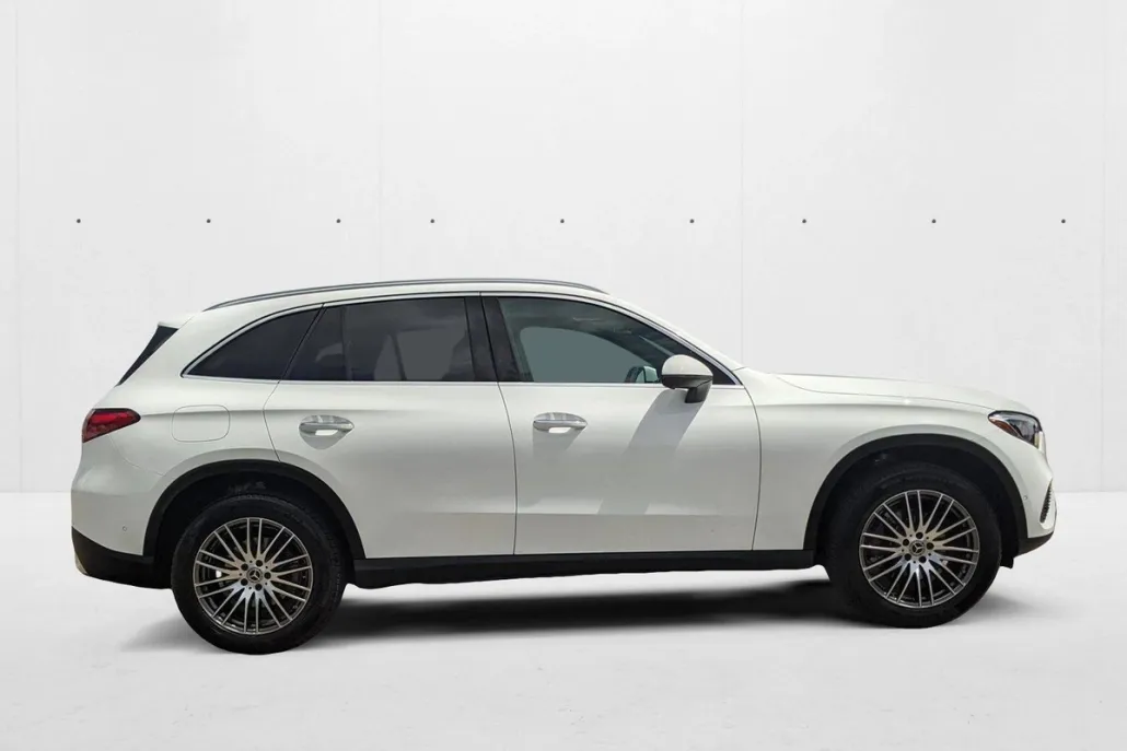 2025 Mercedes Benz GLC 300 photo 1