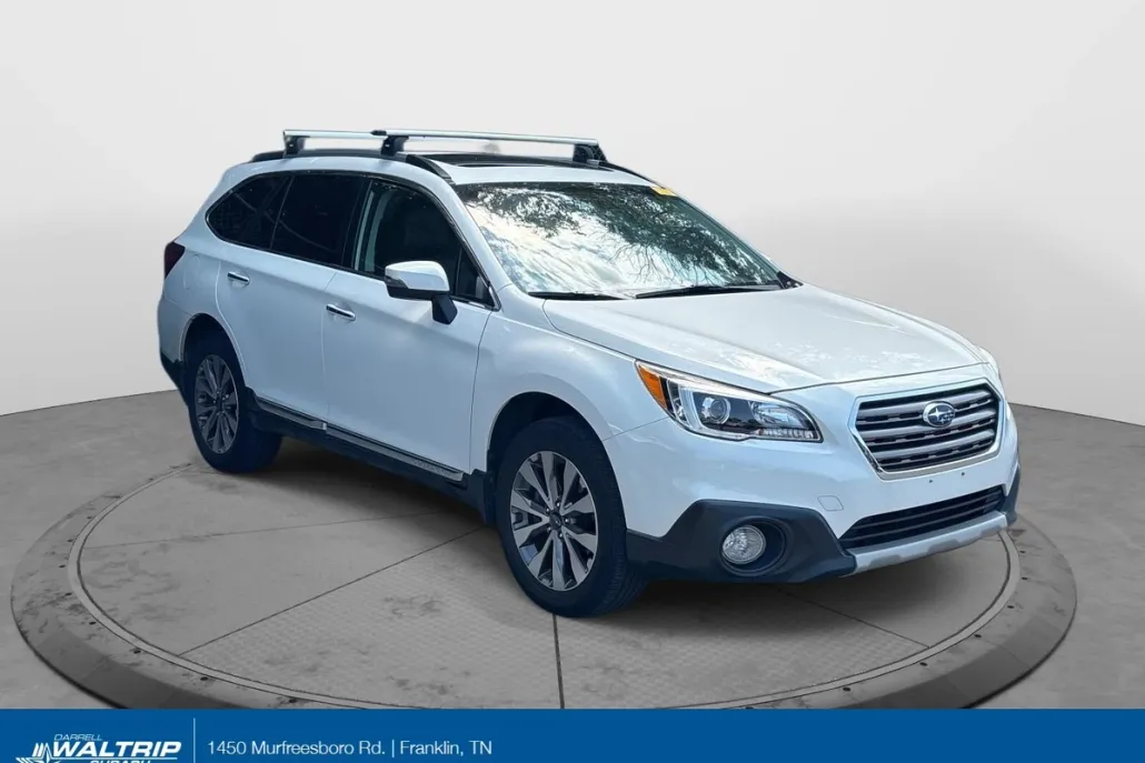 2017 Subaru Outback Touring photo 1