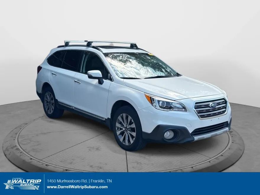 2017 Subaru Outback Touring photo 1