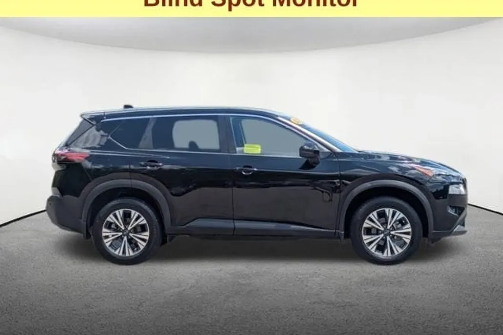 2022 Nissan Rogue SV photo 1