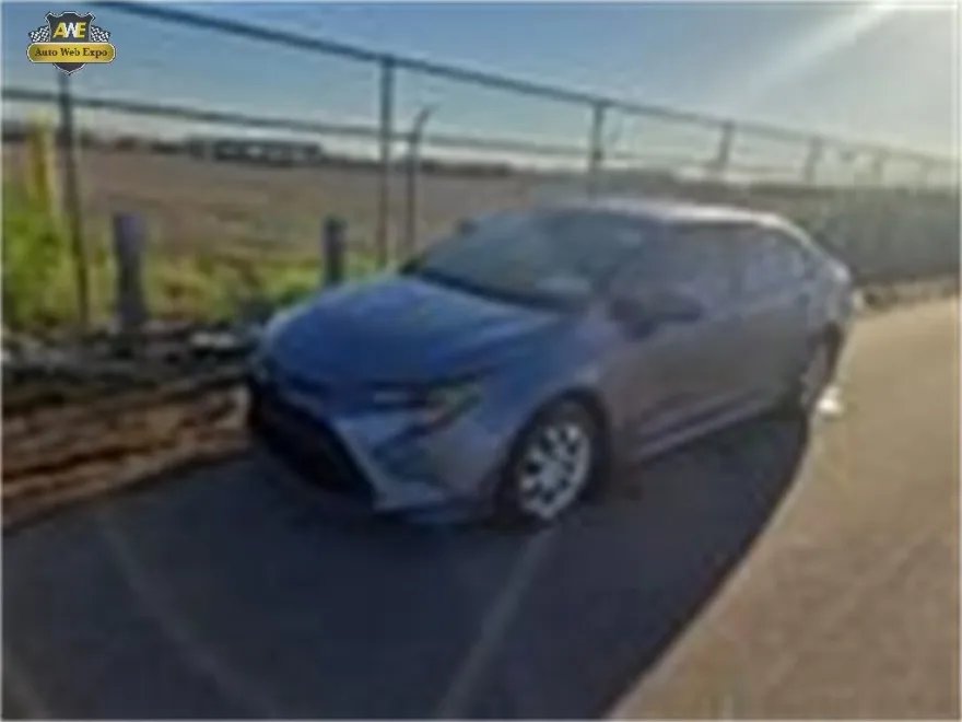 2022 Toyota Corolla LE photo 1