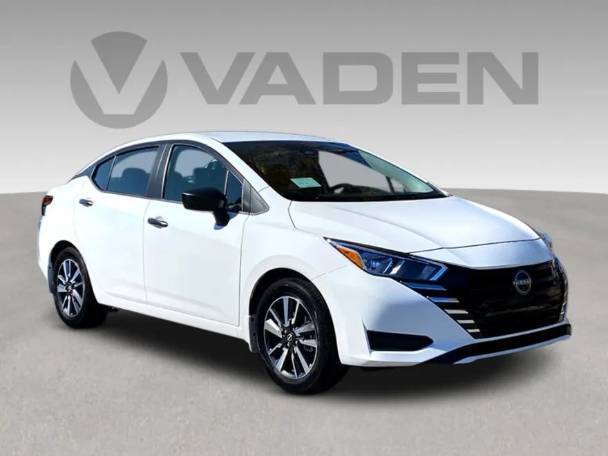 2024 Nissan Versa 1.6 S photo 1