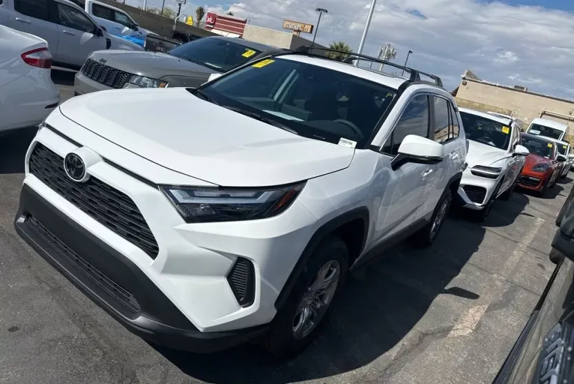 2025 Toyota RAV4 XLE photo 1