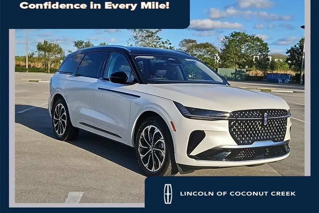 2025 Lincoln Nautilus Reserve photo 1