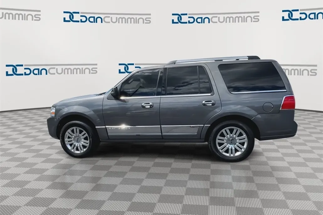 2014 Lincoln Navigator Base photo 1