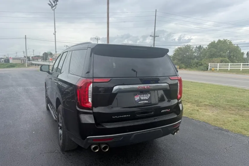 2022 Gmc Yukon AT4 photo 1