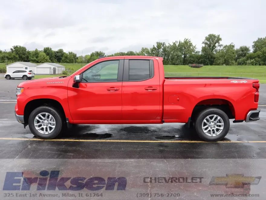 2025 Chevrolet Silverado 1500 LT photo 1