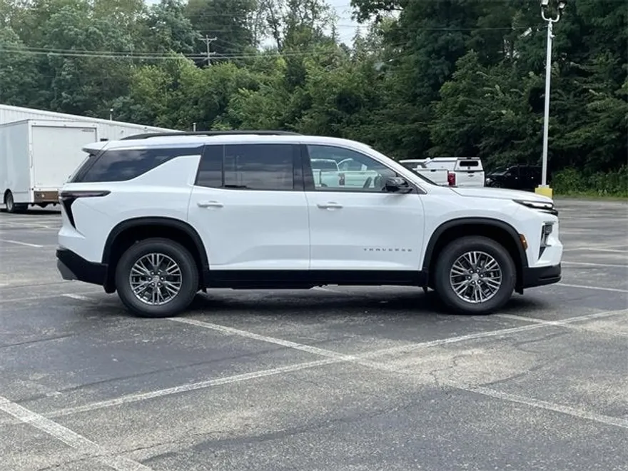 2026 Chevrolet Traverse photo 1