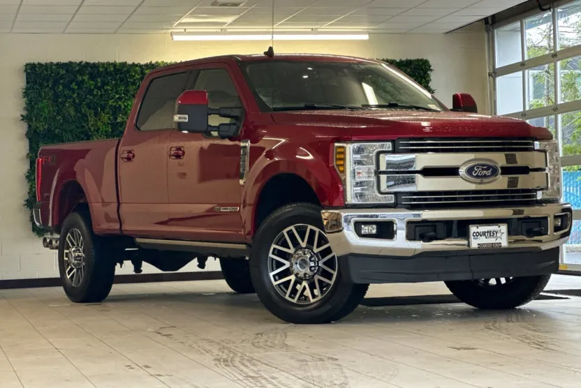2019 Ford F-350 Lariat photo 1