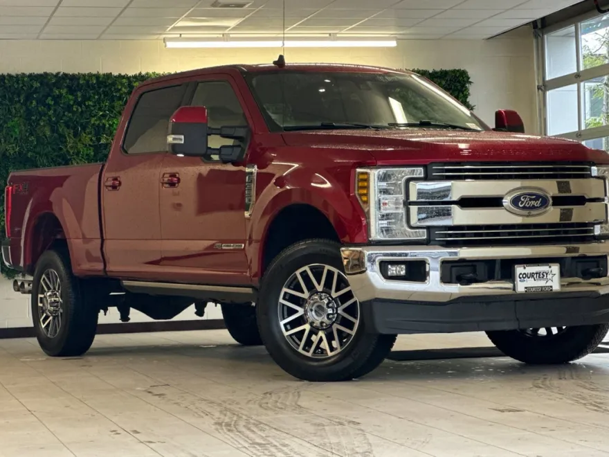 2019 Ford F-350 Lariat photo 1