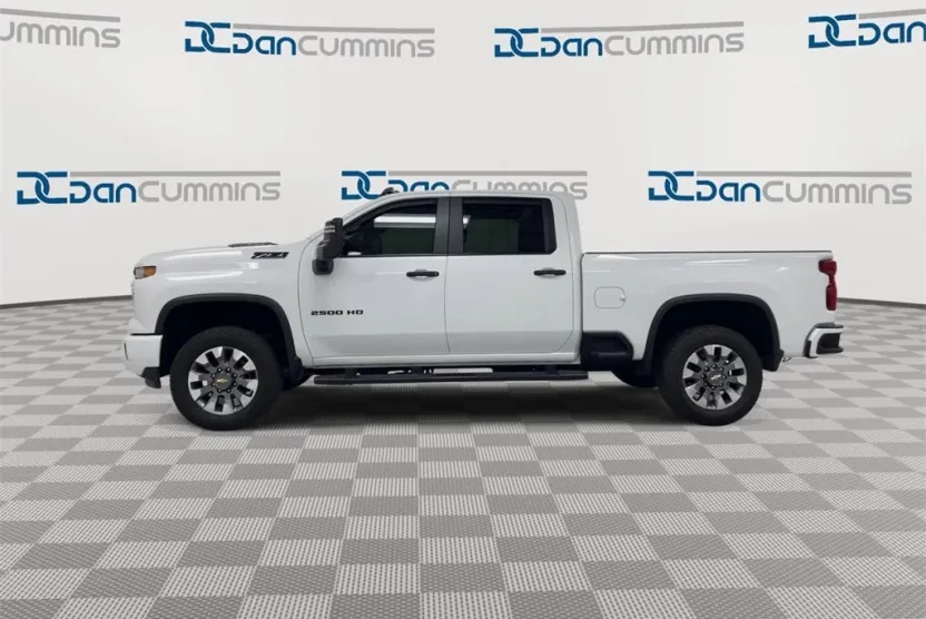 2025 Chevrolet Silverado 2500HD Custom photo 1
