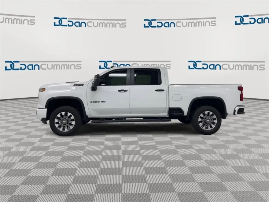 2025 Chevrolet Silverado 2500HD Custom photo 1