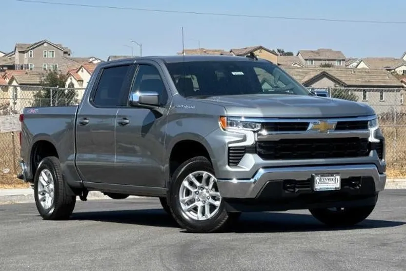 2026 Chevrolet Silverado 1500 LT photo 1