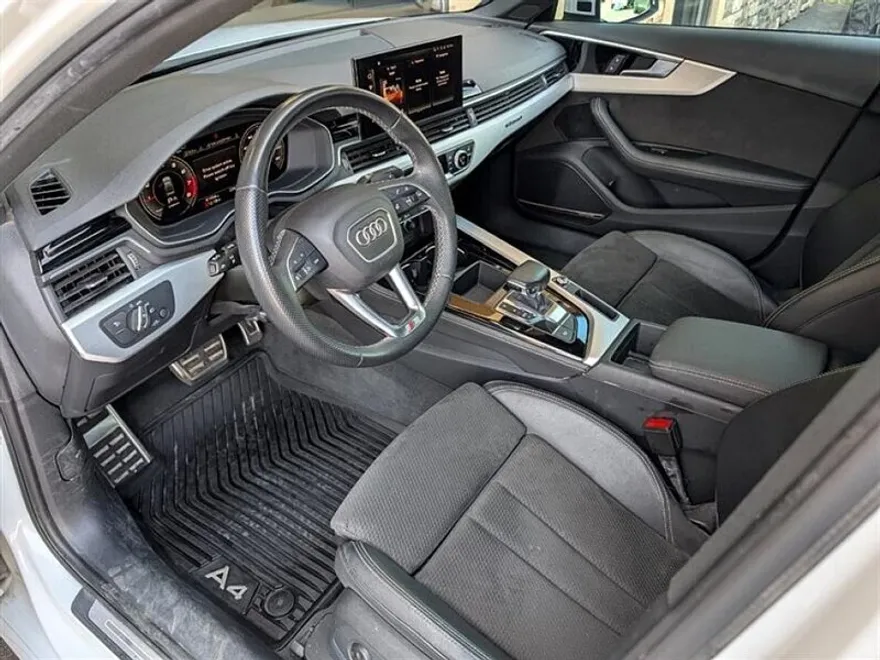 2021 Audi A4 S line Premium Plus photo 1