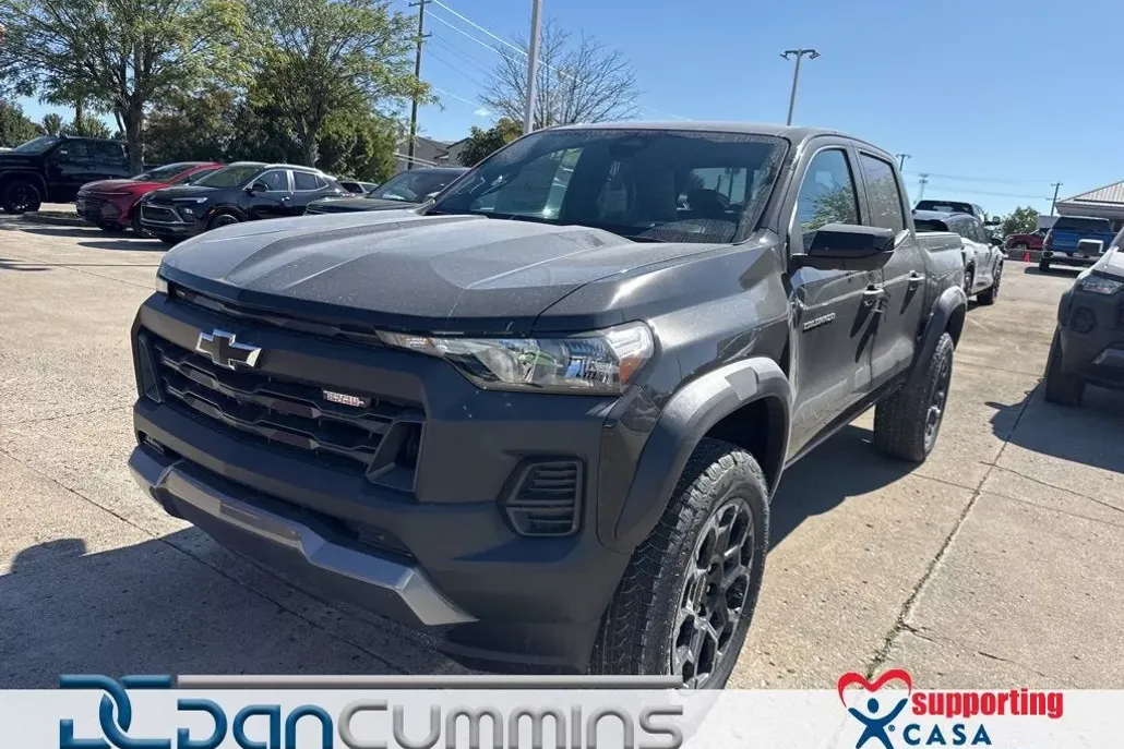 2026 Chevrolet Colorado Trail Boss photo 1