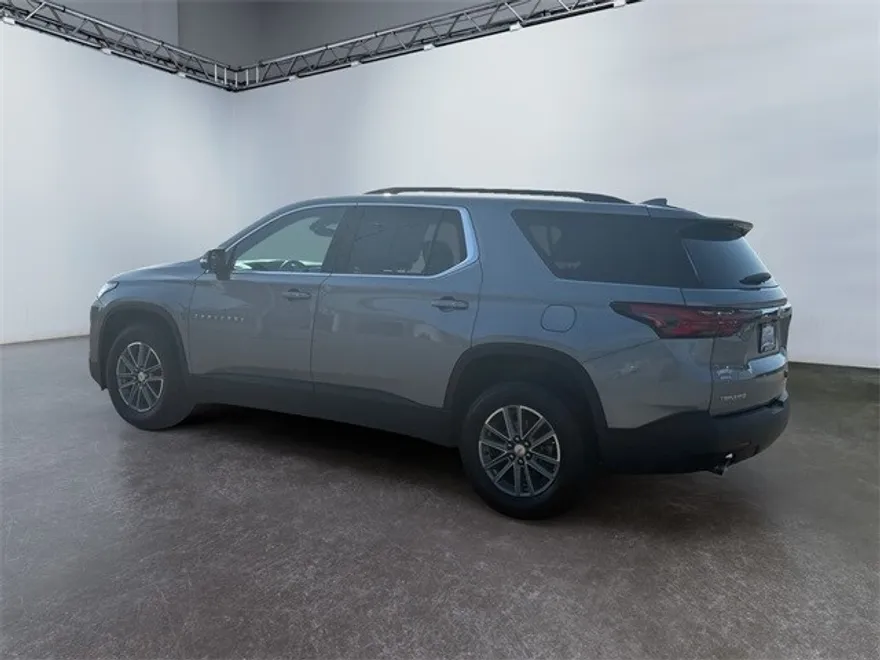 2023 Chevrolet Traverse Cloth 1LT photo 1