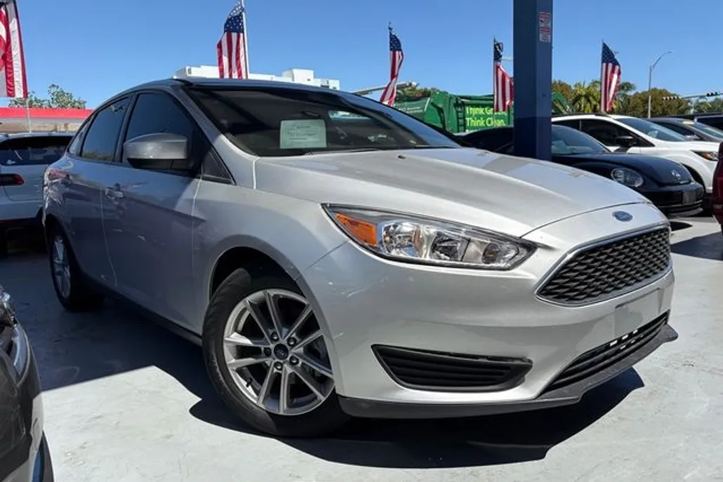 2018 Ford Focus SE photo 1