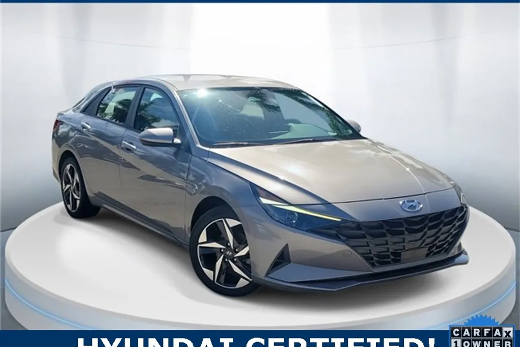 2023 Hyundai Elantra SEL photo 1