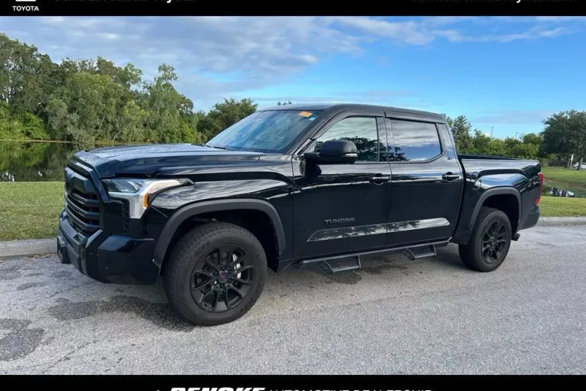 2024 Toyota Tundra SR5 photo 1