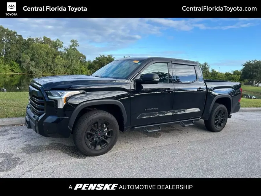 2024 Toyota Tundra SR5 photo 1