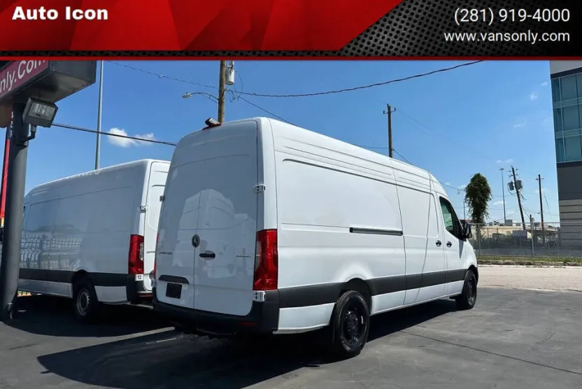 2025 Mercedes Benz Sprinter 2500 photo 1