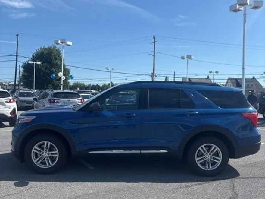 2022 Ford Explorer XLT photo 1