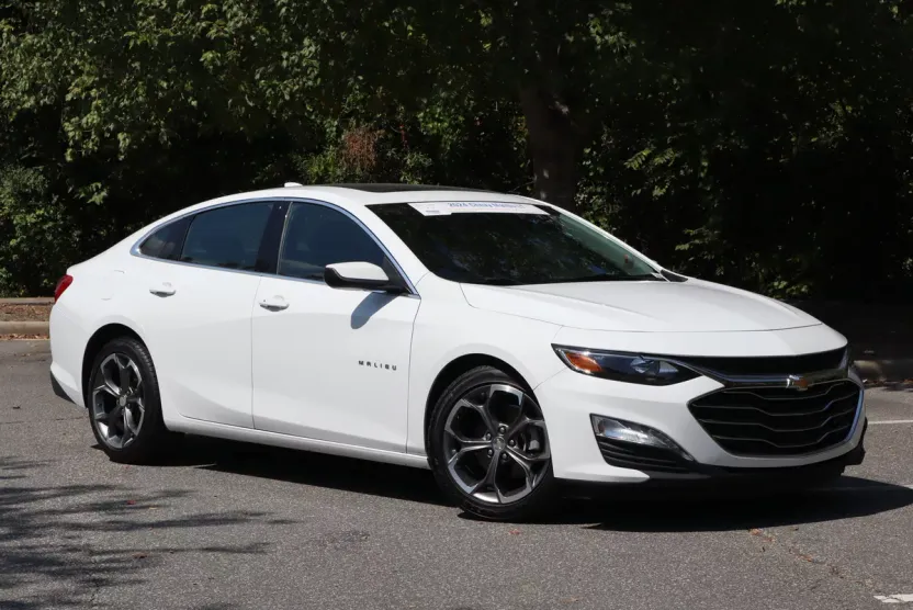 2024 Chevrolet Malibu 1LT photo 1