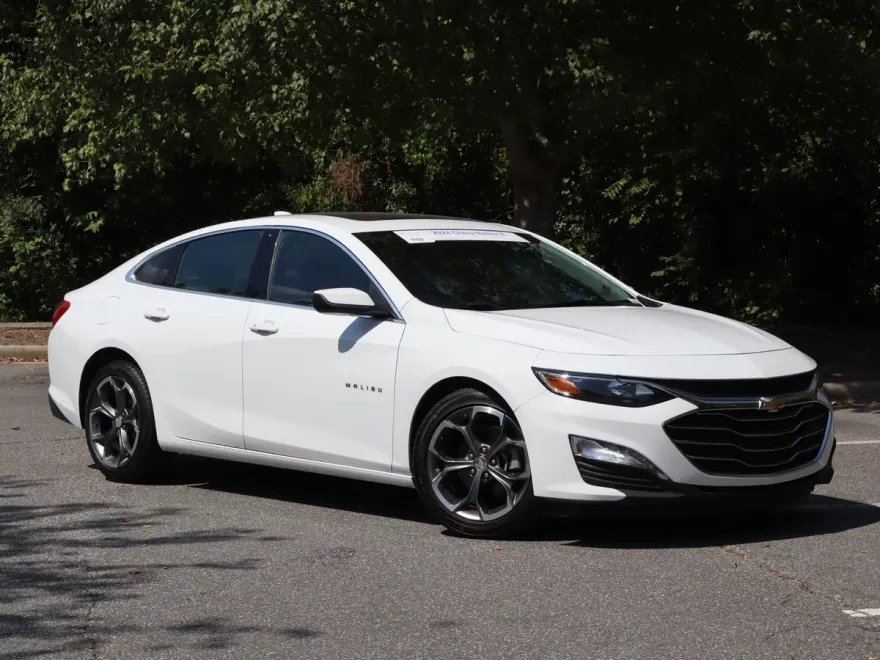 2024 Chevrolet Malibu 1LT photo 1