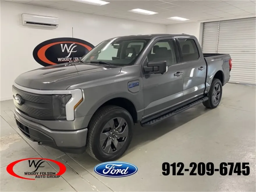 2025 Ford F-150 Lightning photo 1