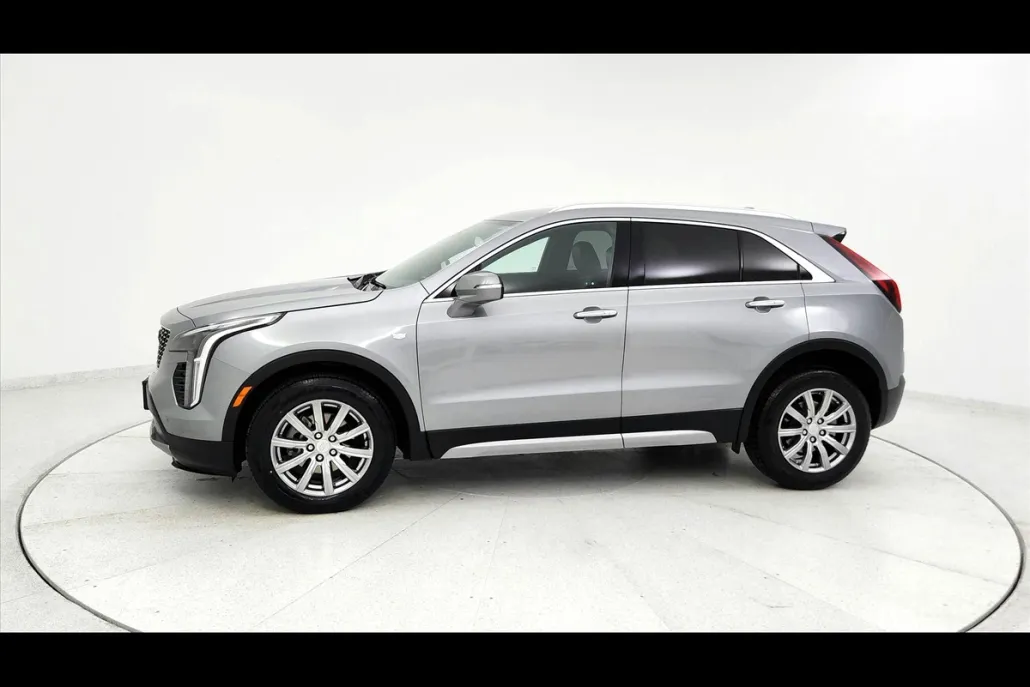 2023 Cadillac XT4 Premium Luxury photo 1