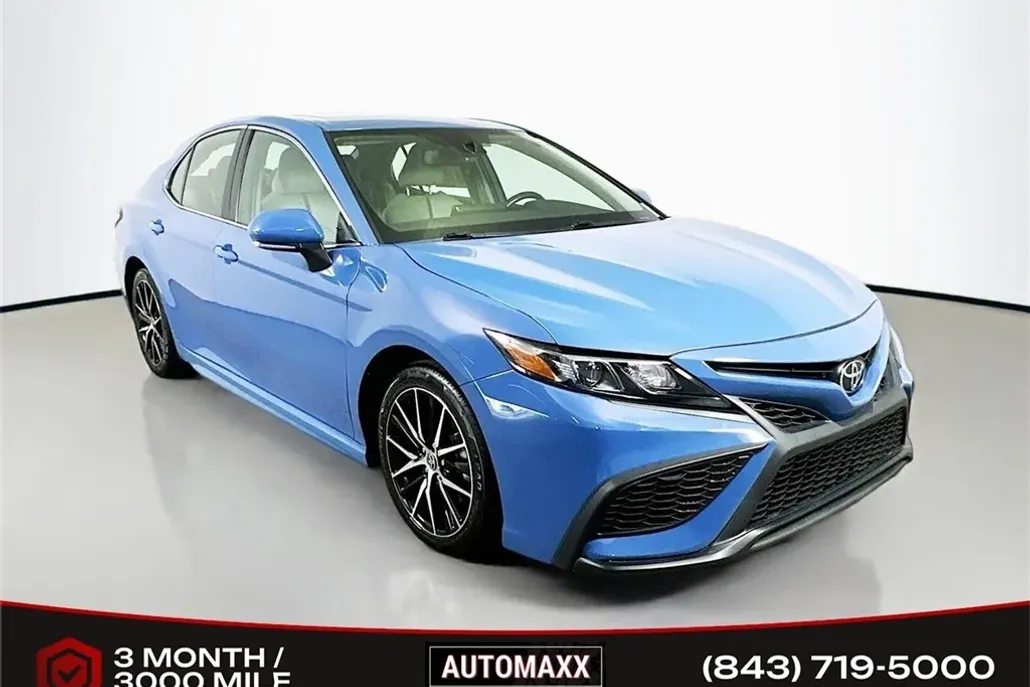 2024 Toyota Camry SE photo 1