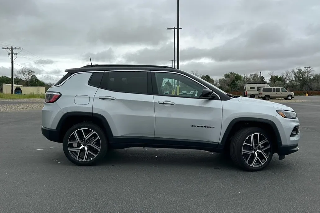 2025 Jeep Compass Limited photo 1