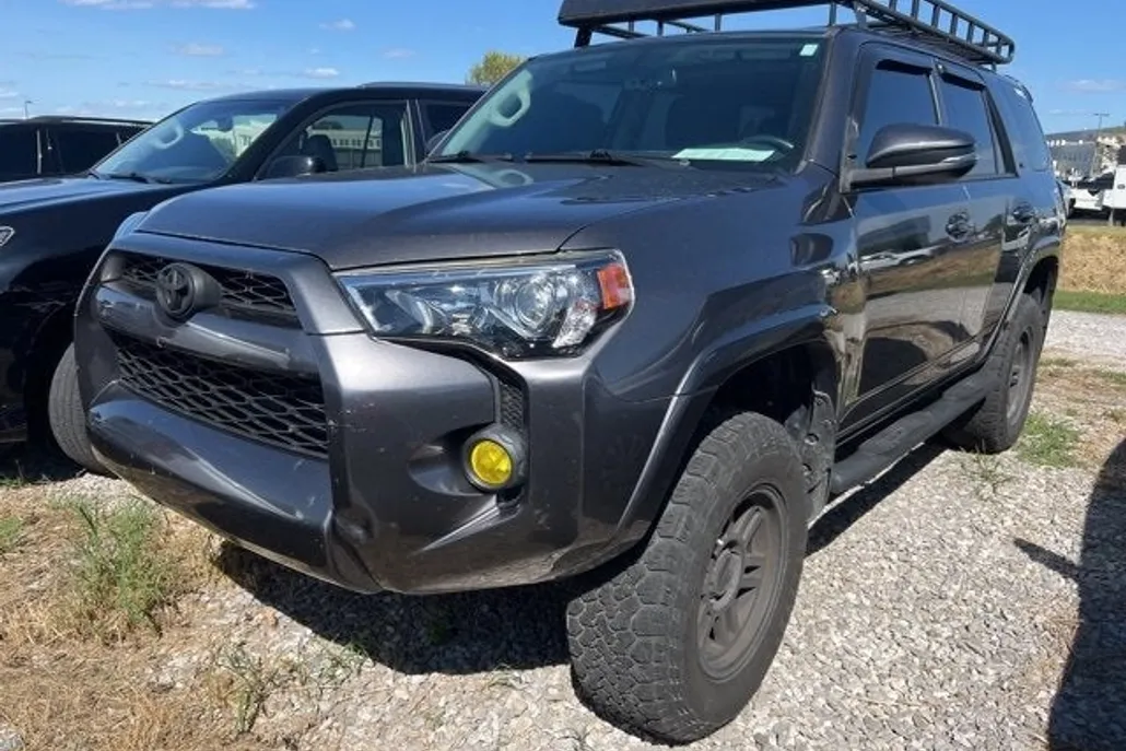 2018 Toyota 4Runner SR5 Premium photo 1