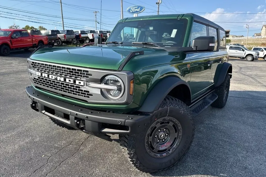 2024 Ford Bronco Badlands photo 1